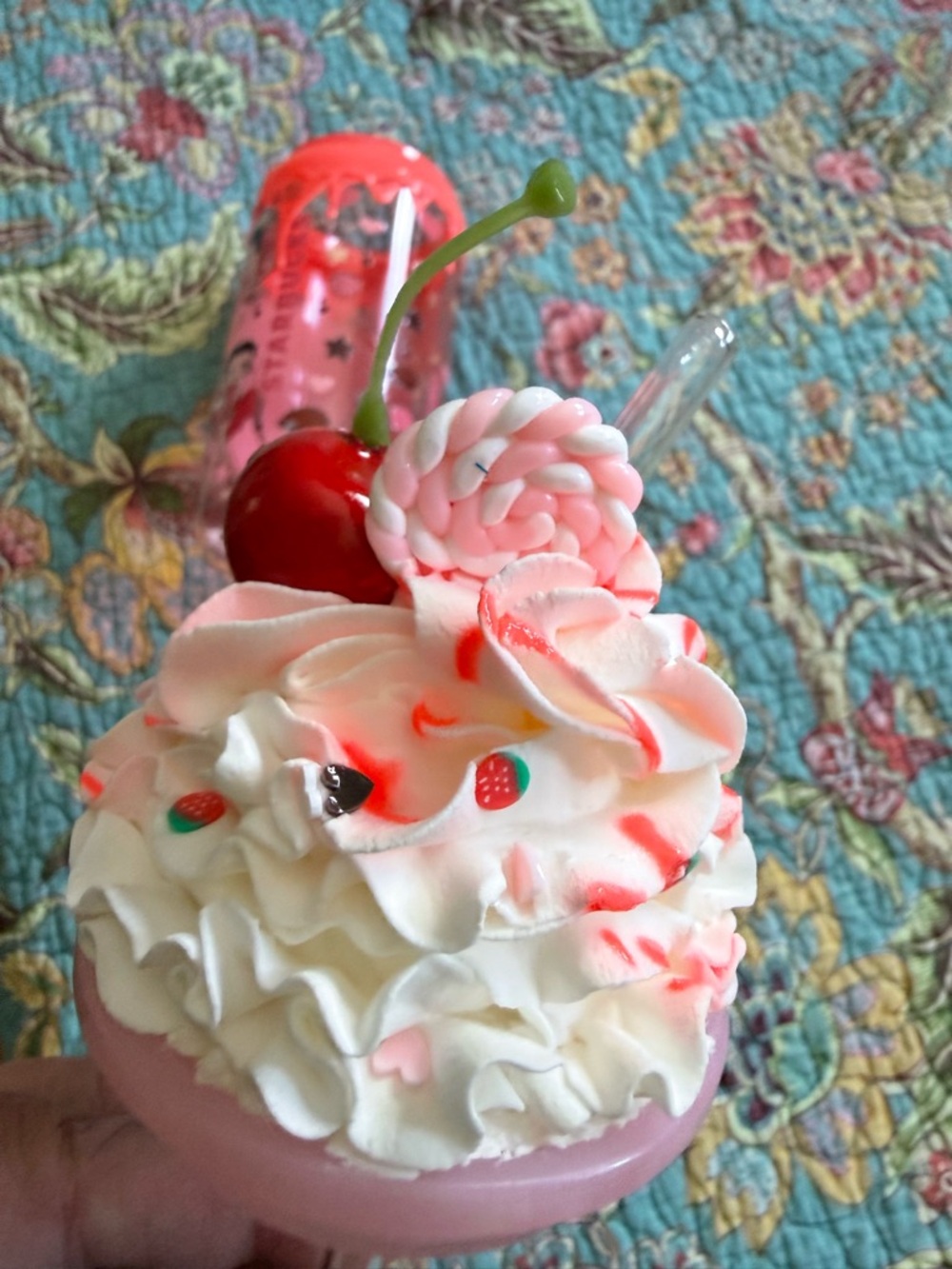 Betty Boop Chisme Starbucks upcycled tumbler with whipped cream lid handmade - Picture 8 of 8